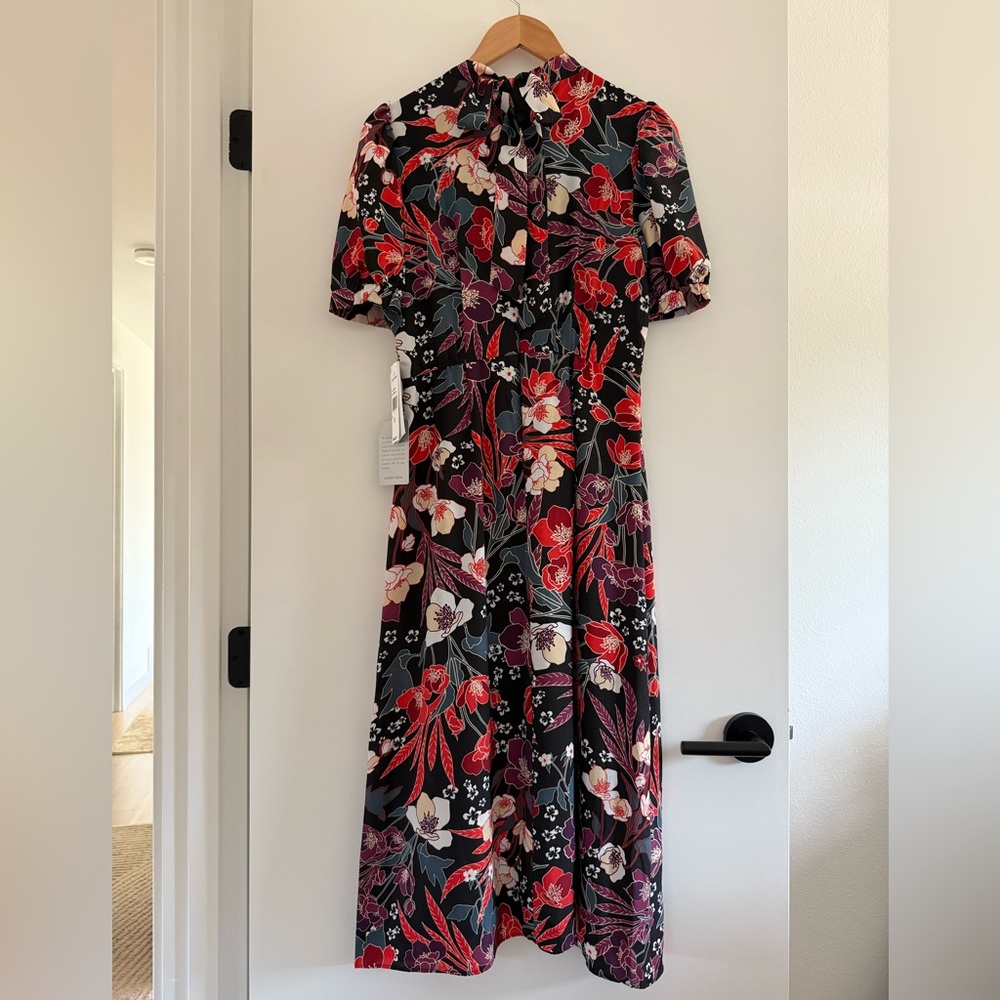 Julia Jordan Floral Midi Dress (Size 2)

Length: